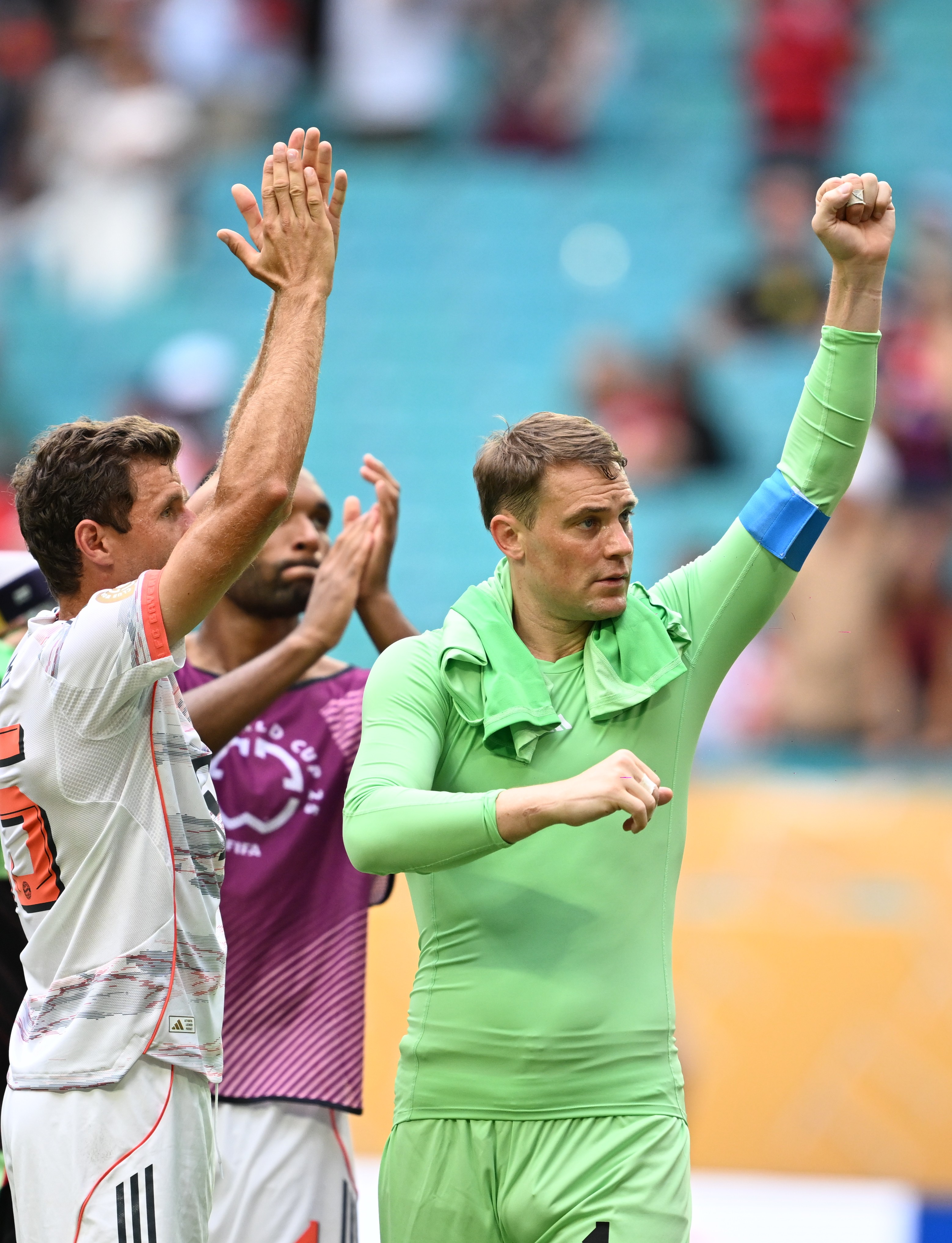 贝博-关于拜仁慕尼黑训练开放日,赛前单刀错失引欢呼,亚冠在即,年轻球员得到机会的信息-贝博